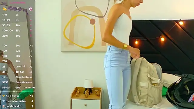 Snapshot of Beautifulskinny18 chatting on 06/20/26, 07:49 Beautifulskinny18 online show from 06/20/26, 07:49