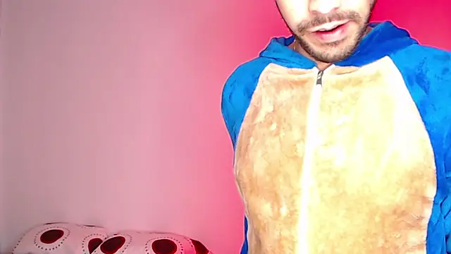 Snapshot of Logan_cocky chatting on 01/17/25, 01:15 Logan cocky online show from 01/17/25, 01:15