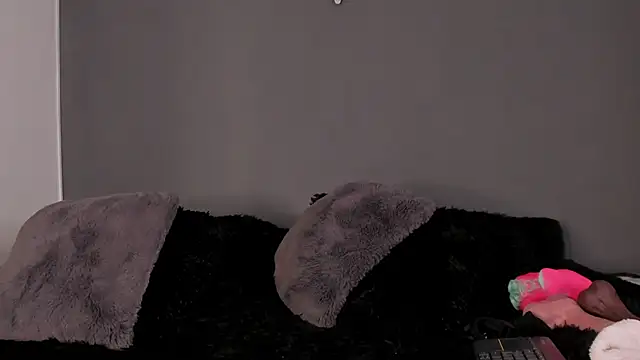 Snapshot of Aliz01 chatting on 01/16/25, 10:44 Aliz01 online show from 01/16/25, 10:44