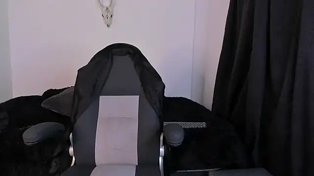 Aliz01 online show from 11/01/25, 01:51