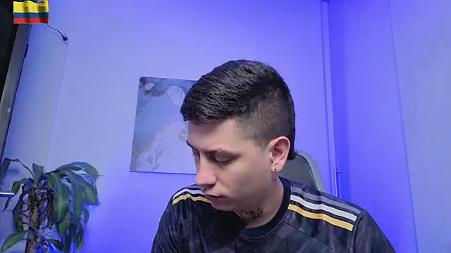 Yeiko Romero  online show from 04/15/26, 07:21