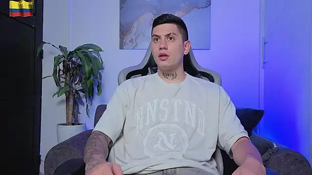 Yeiko Romero  online show from 04/17/26, 05:32