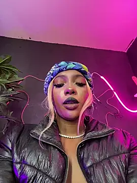 TIFFANYYSTAR online show from 10/01/25, 03:07