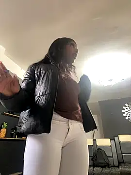 TIFFANYYSTAR online show from 11/04/25, 01:43