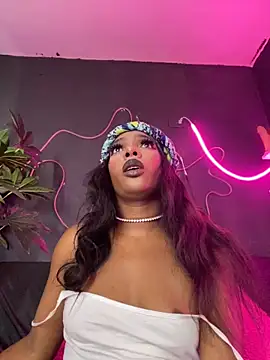 TIFFANYYSTAR online show from 11/11/25, 08:20