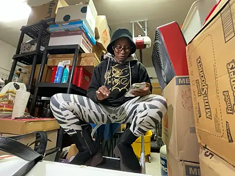 wynterheat online show from 10/30/25, 04:58