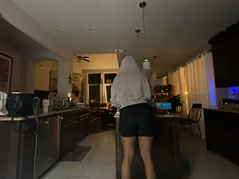 wynterheat online show from 04/11/26, 03:11