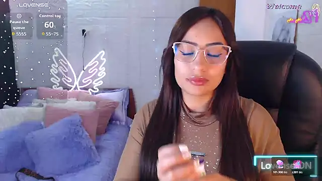Snapshot of Paulina_627 chatting on 06/05/26, 09:09 Paulina 627 online show from 06/05/26, 09:09