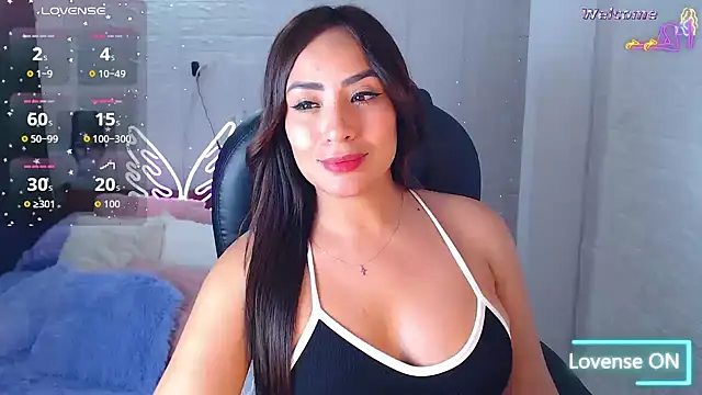 Snapshot of Paulina_627 chatting on 06/12/26, 03:11 Paulina 627 online show from 06/12/26, 03:11