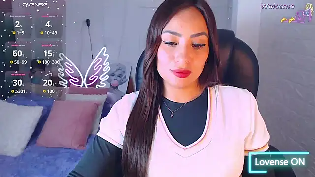 Snapshot of Paulina_627 chatting on 06/17/26, 06:09 Paulina 627 online show from 06/17/26, 06:09