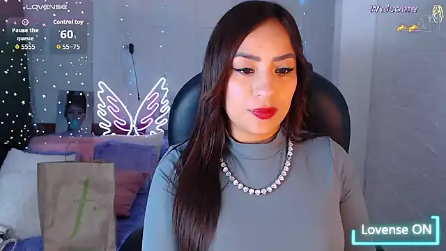 Snapshot of Paulina_627 chatting on 06/20/26, 03:04 Paulina 627 online show from 06/20/26, 03:04