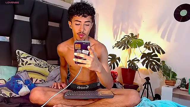 RyanRizzo online show from 12/14/24, 12:22