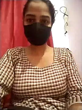 Snapshot of aarjulove chatting on 12/12/24, 04:43 aarjulove online show from 12/12/24, 04:43