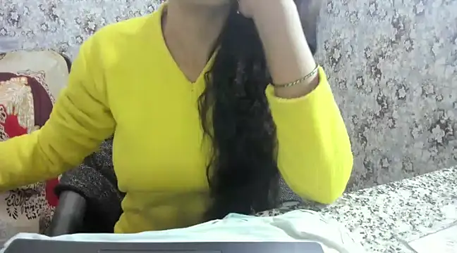 Snapshot of aarjulove chatting on 01/08/25, 04:44 aarjulove online show from 01/08/25, 04:44