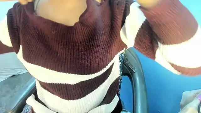 aarjulove online show from 12/18/25, 12:22