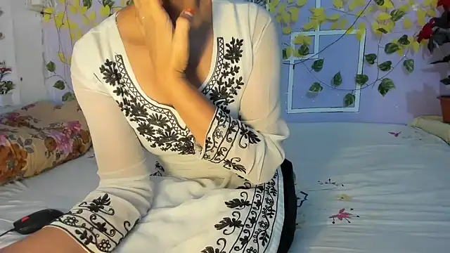 aarjulove online show from 05/06/26, 02:40