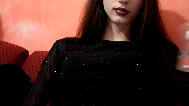 luniaitaliax3 online show from 01/01/25, 12:21