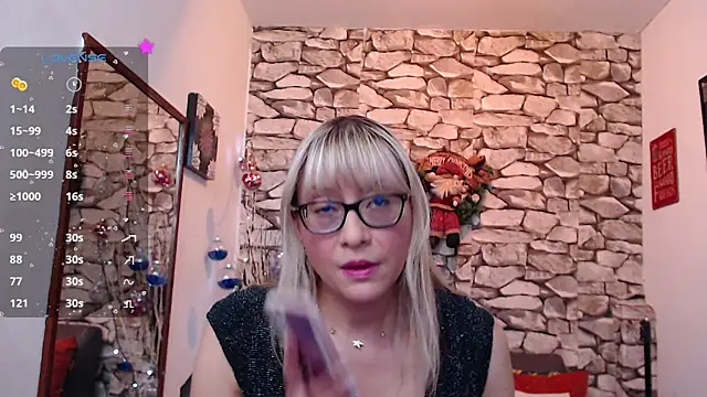 Snapshot of JessicaMuse chatting on 12/23/24, 04:39 JessicaMuse online show from 12/23/24, 04:39