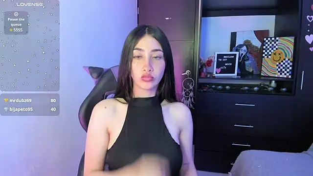 Emilytafur online show from 01/11/25, 02:30