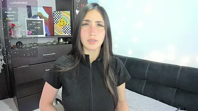 Emilytafur online show from 02/14/25, 12:19