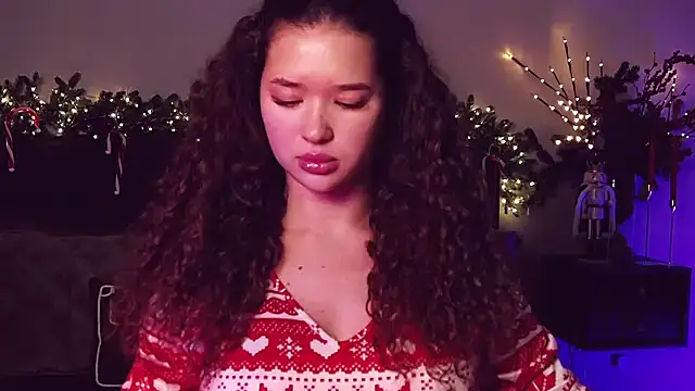 Snapshot of Denise_Garciia chatting on 12/22/24, 01:44 Denise Garciia online show from 12/22/24, 01:44