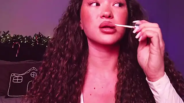 Snapshot of Denise_Garciia chatting on 02/05/25, 04:58 Denise Garciia online show from 02/05/25, 04:58