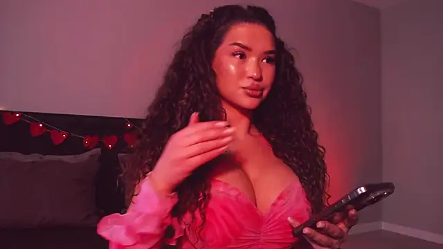 Snapshot of Denise_Garciia chatting on 02/19/25, 10:12 Denise Garciia online show from 02/19/25, 10:12