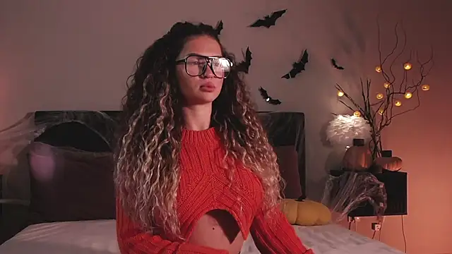 Snapshot of Denise_Garciia chatting on 10/31/25, 12:28 Denise Garciia online show from 10/31/25, 12:28