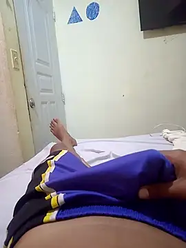 Snapshot of Jeanfamoso chatting on 10/17/25, 02:48 Jeanfamoso online show from 10/17/25, 02:48