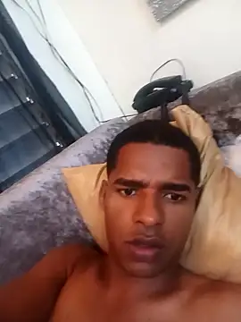 Snapshot of Jeanfamoso chatting on 10/18/25, 01:23 Jeanfamoso online show from 10/18/25, 01:23