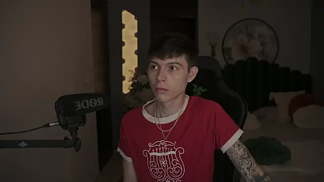 Snapshot of IsmaelRichardson chatting on 03/19/25, 02:48 IsmaelRichardson online show from 03/19/25, 02:48