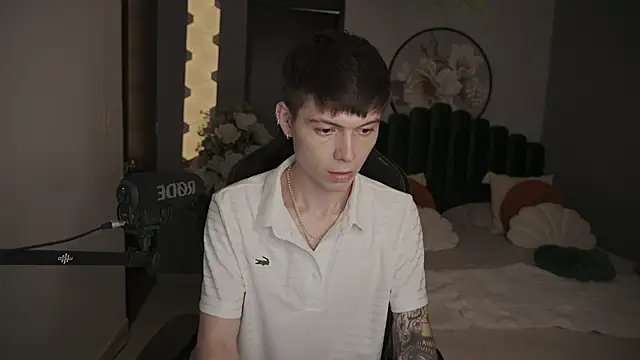 Snapshot of IsmaelRichardson chatting on 03/20/25, 01:24 IsmaelRichardson online show from 03/20/25, 01:24