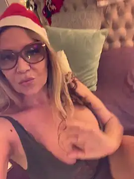 lolavalecuatro online show from 12/16/24, 10:45