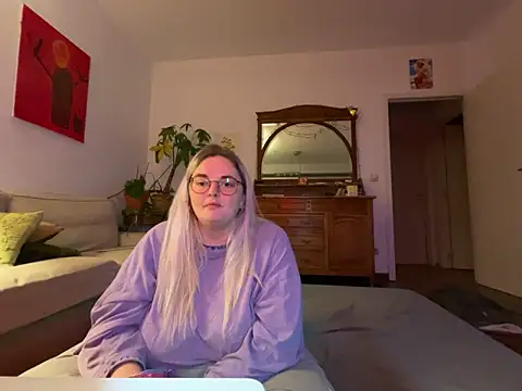 ofeefox online show from 01/01/25, 12:00