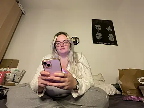 ofeefox online show from 01/03/25, 04:37