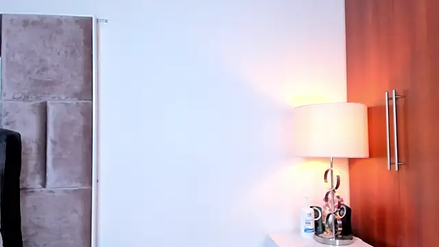 Nia Bunny online show from 05/04/26, 01:07