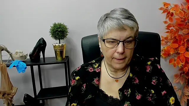 IrisDream online show from 12/30/24, 11:26