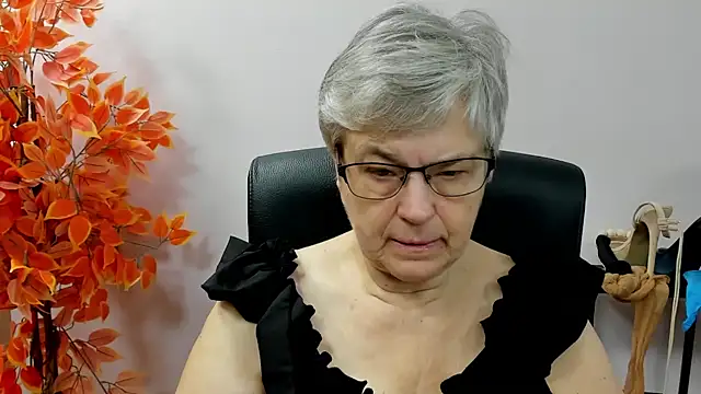 IrisDream online show from 09/17/25, 06:15