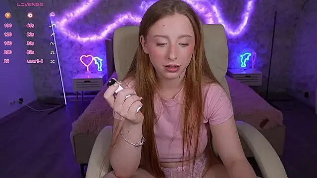 Snapshot of SilverrMoon chatting on 03/03/25, 11:14 SilverrMoon online show from 03/03/25, 11:14