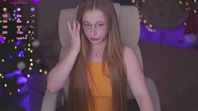 Snapshot of SilverrMoon chatting on 12/15/25, 07:51 SilverrMoon online show from 12/15/25, 07:51