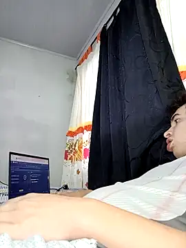 Snapshot of Bruno_Iris_sex chatting on 09/30/25, 11:04 Bruno Iris sex online show from 09/30/25, 11:04