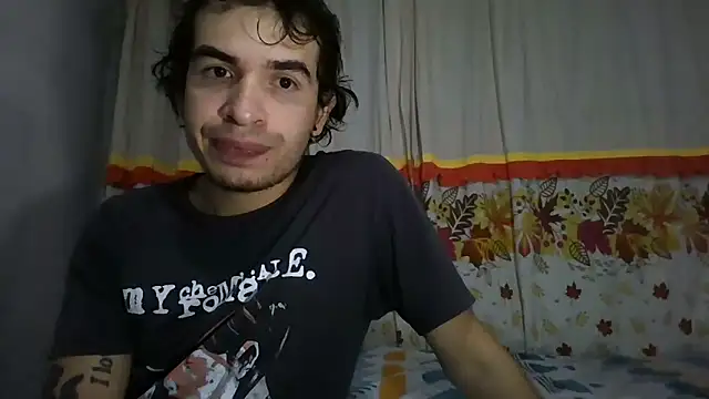 Snapshot of Bruno_Iris_sex chatting on 11/22/25, 01:59 Bruno Iris sex online show from 11/22/25, 01:59