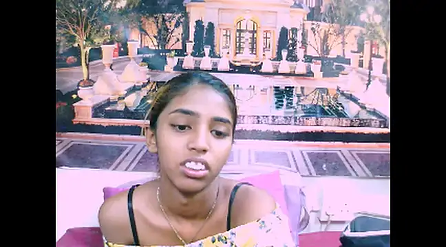 Snapshot of IndianSexySlender chatting on 12/10/24, 05:50 IndianSexySlender online show from 12/10/24, 05:50