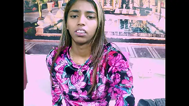 Snapshot of IndianSexySlender chatting on 12/15/24, 05:34 IndianSexySlender online show from 12/15/24, 05:34