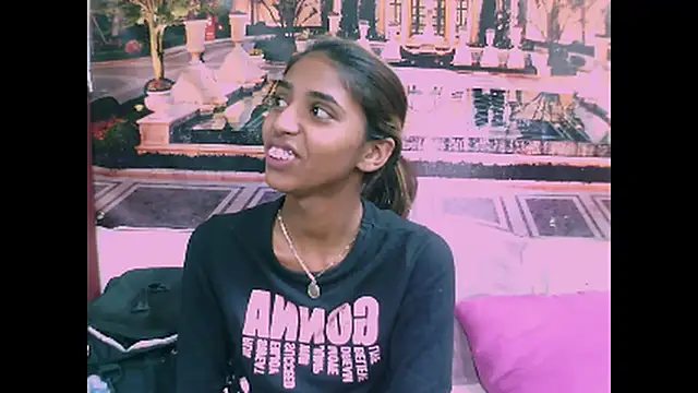 Snapshot of IndianSexySlender chatting on 12/17/24, 08:45 IndianSexySlender online show from 12/17/24, 08:45