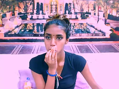 Snapshot of IndianSexySlender chatting on 02/13/25, 12:00 IndianSexySlender online show from 02/13/25, 12:00