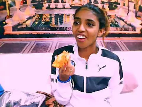 Snapshot of IndianSexySlender chatting on 02/15/25, 06:12 IndianSexySlender online show from 02/15/25, 06:12