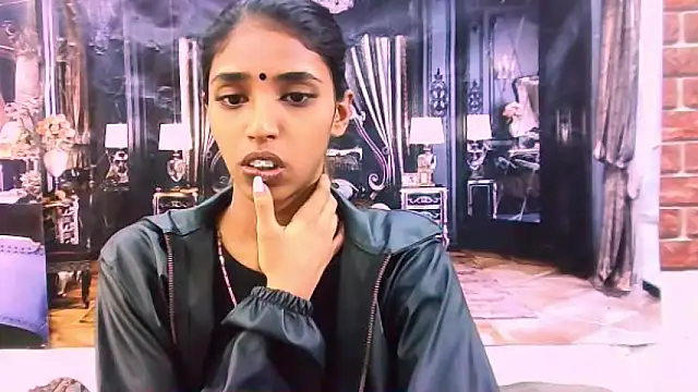 Snapshot of IndianSexySlender chatting on 10/26/25, 05:13 IndianSexySlender online show from 10/26/25, 05:13