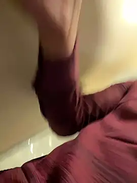 Snapshot of hotboysammy chatting on 12/18/24, 06:43 hotboysammy online show from 12/18/24, 06:43