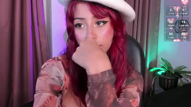 Snapshot of cloe__palmer chatting on 03/12/25, 12:15 cloe palmer online show from 03/12/25, 12:15